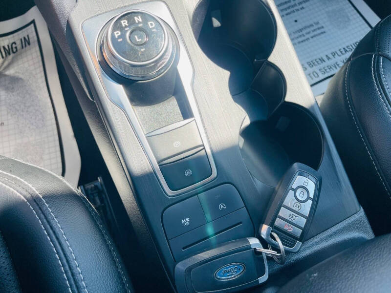2022 Ford Escape SEL