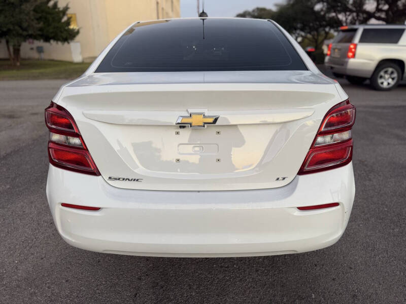 2018 Chevrolet Sonic LT Auto