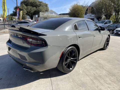 2017 Dodge Charger SE