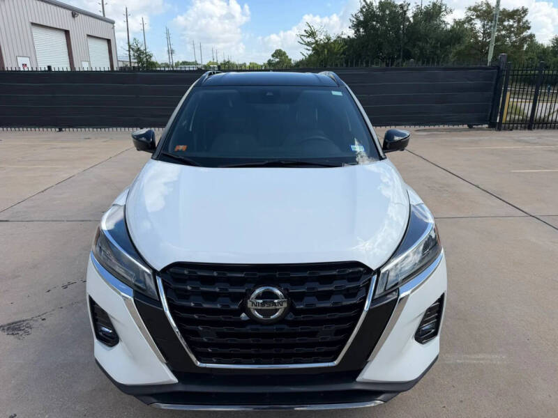 2023 Nissan Kicks SR