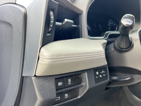 2021 Toyota Avalon Hybrid XLE