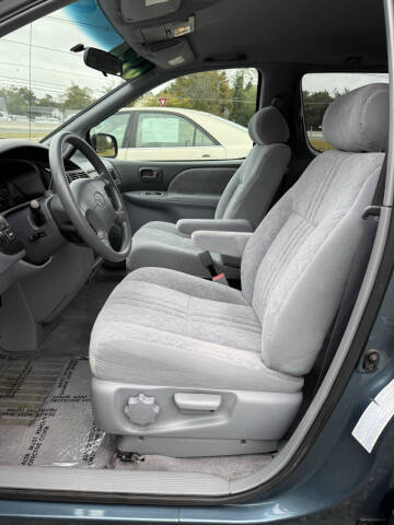 2000 Toyota Sienna LE