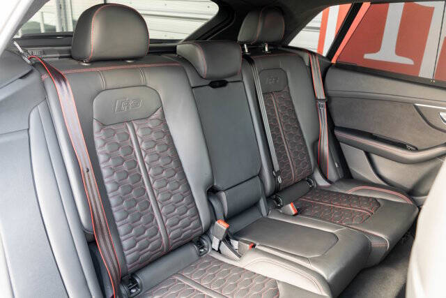 2023 Audi RS Q8 31