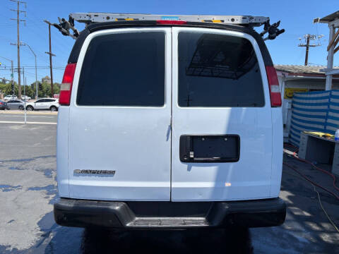 2017 Chevrolet Express 2500