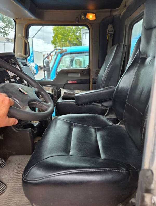 2014 Freightliner M2 106