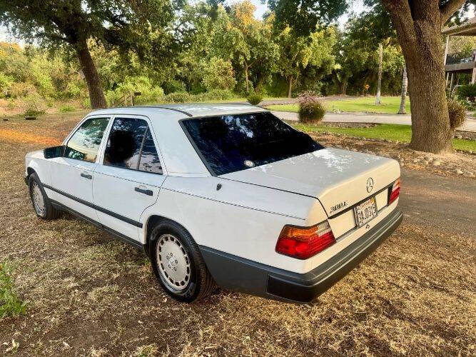 1986 Mercedes-Benz 300-Class