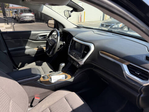 2017 GMC Acadia SLE-2