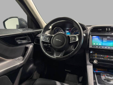 2020 Jaguar F-PACE 30t Prestige