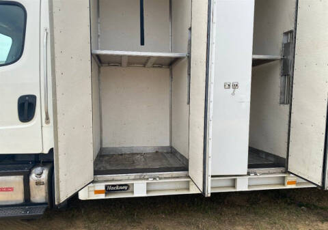2019 Freightliner M2 106