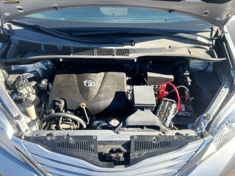 2017 Toyota Sienna LE 8-Passenger