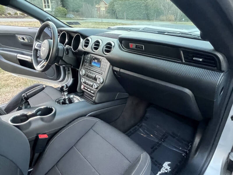 2015 Ford Mustang V6