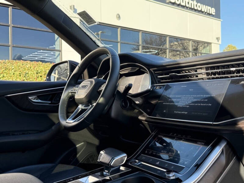 2021 Audi Q8 quattro Premium Plus 55 TFSI