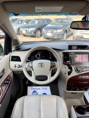 2011 Toyota Sienna XLE 7-Passenger