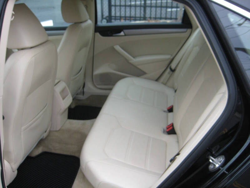 2015 Volkswagen Passat 1.8T Limited Edition