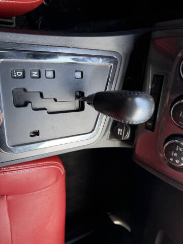 2013 Dodge Challenger SXT Plus