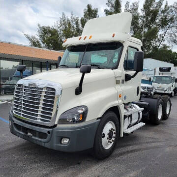 2014 Freightliner Cascadia for sale at TRUCK FLEET SOLUTIONS LLC in Fort Lauderdale FL