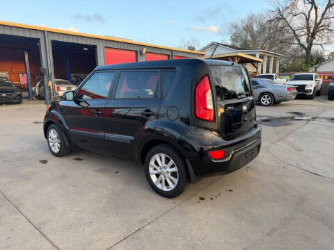 2013 Kia Soul +