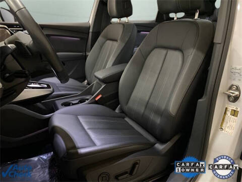 2024 Audi Q4 e-tron quattro Premium Plus 50