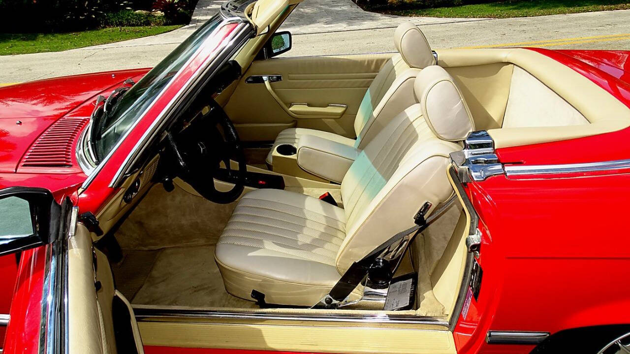 1985 Mercedes-Benz 380-Class 21