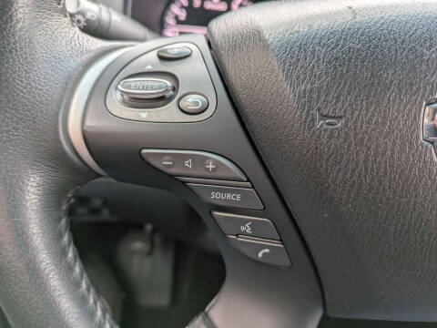 2017 Nissan Pathfinder SL