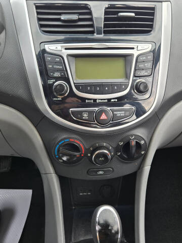 2013 Hyundai Accent GLS
