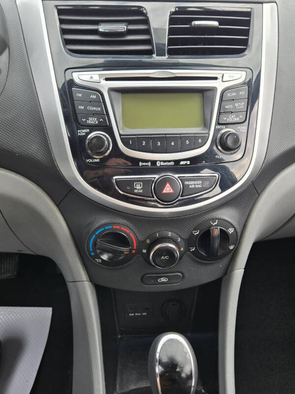 2013 Hyundai Accent GLS