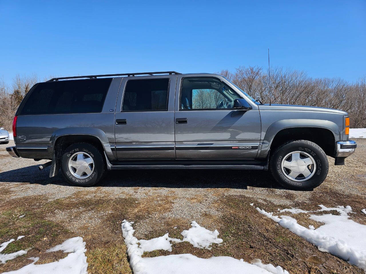 1999 GMC Suburban 4