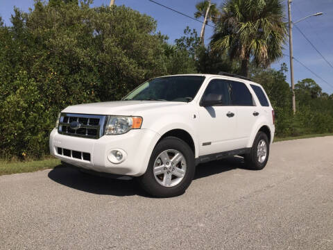 2008 Ford Escape Hybrid for sale at VICTORY LANE AUTO SALES in Port Richey FL