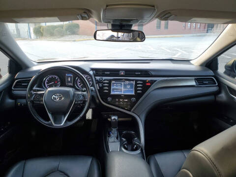 2020 Toyota Camry SE