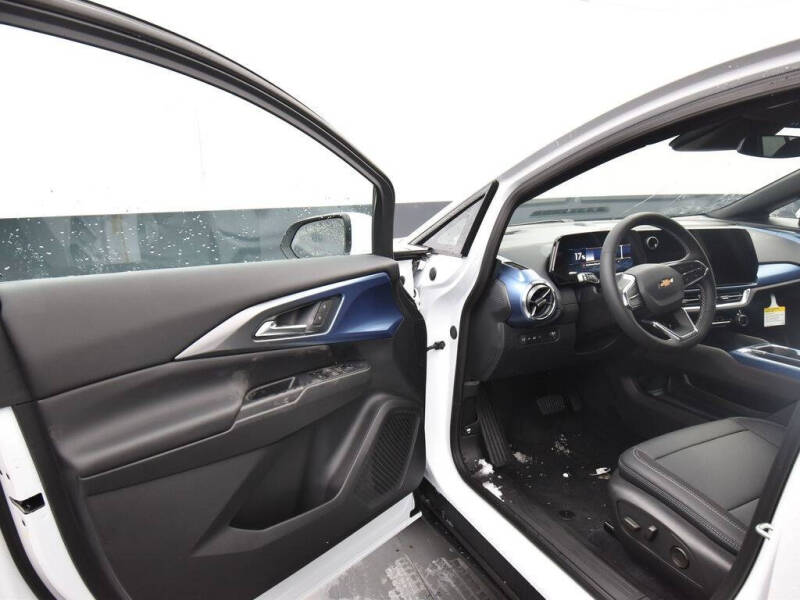 2026 Chevrolet Equinox EV LT 2