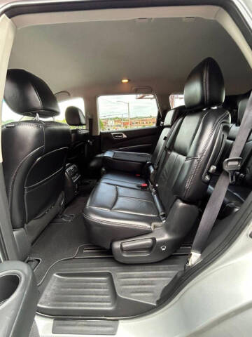 2018 Nissan Pathfinder SL