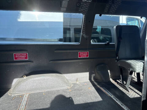 2012 Ford E-Series E-350 SD