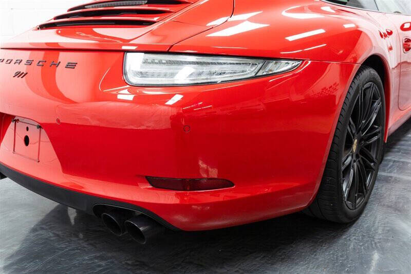 2015 Porsche 911 Carrera