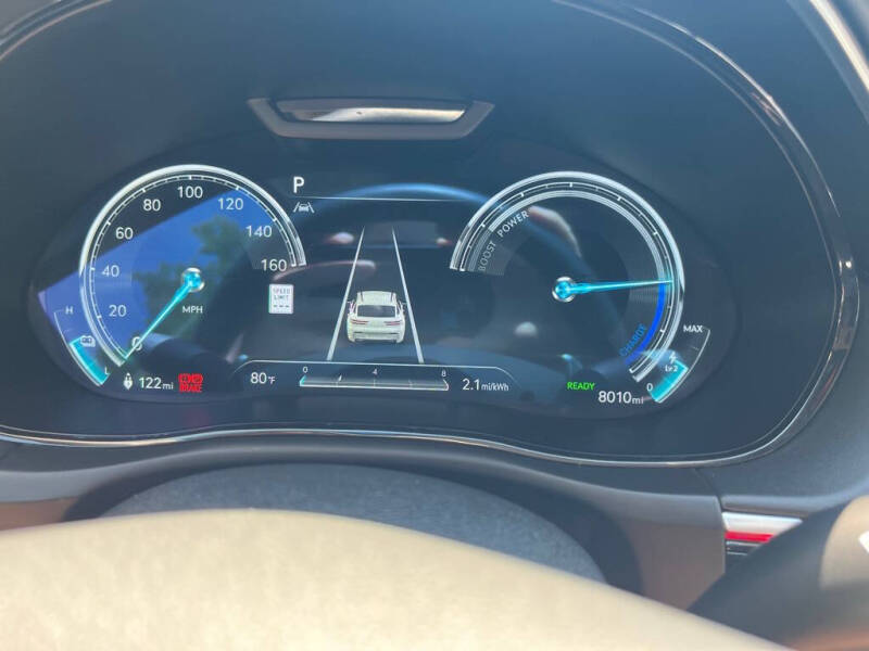 2024 Genesis Electrified GV70