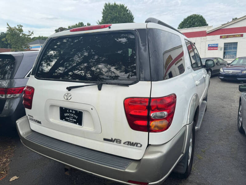 2004 Toyota Sequoia SR5