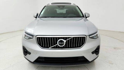 2025 Volvo XC40 B5 Plus Bright Theme
