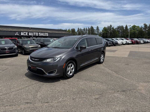 2017 Chrysler Pacifica Touring-L Plus