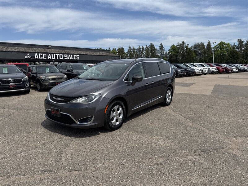 2017 Chrysler Pacifica Touring-L Plus