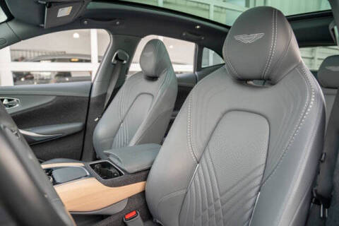 2021 Aston Martin DBX