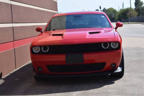 2016 Dodge Challenger SXT Plus