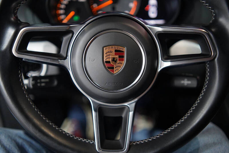 2016 Porsche Cayman GT4