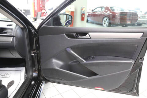 2014 Volkswagen Passat 1.8T SE PZEV