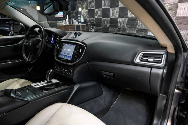 2016 Maserati Ghibli