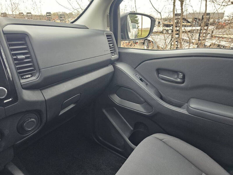 2024 Nissan Frontier