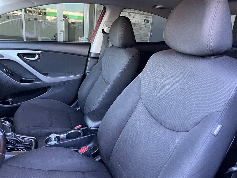 2015 Hyundai Elantra SE