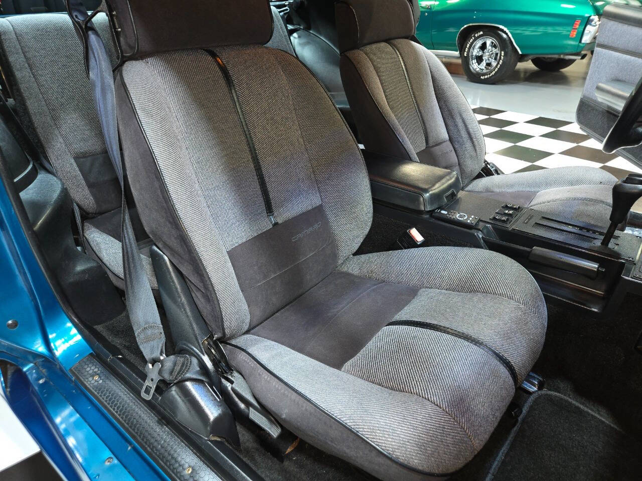 1992 Chevrolet Camaro 12