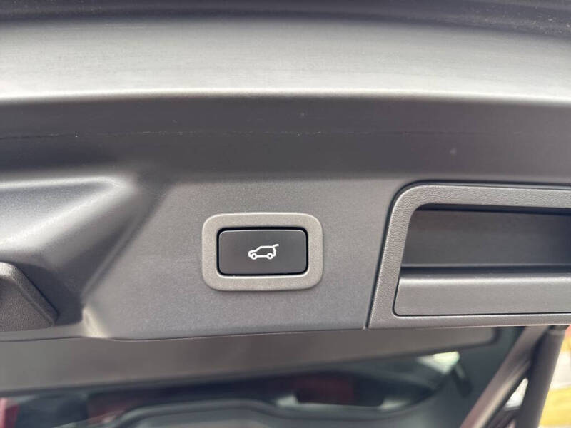 2019 Land Rover Range Rover Velar P380 R-Dynamic HSE