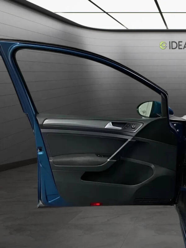 2019 Volkswagen Golf SE