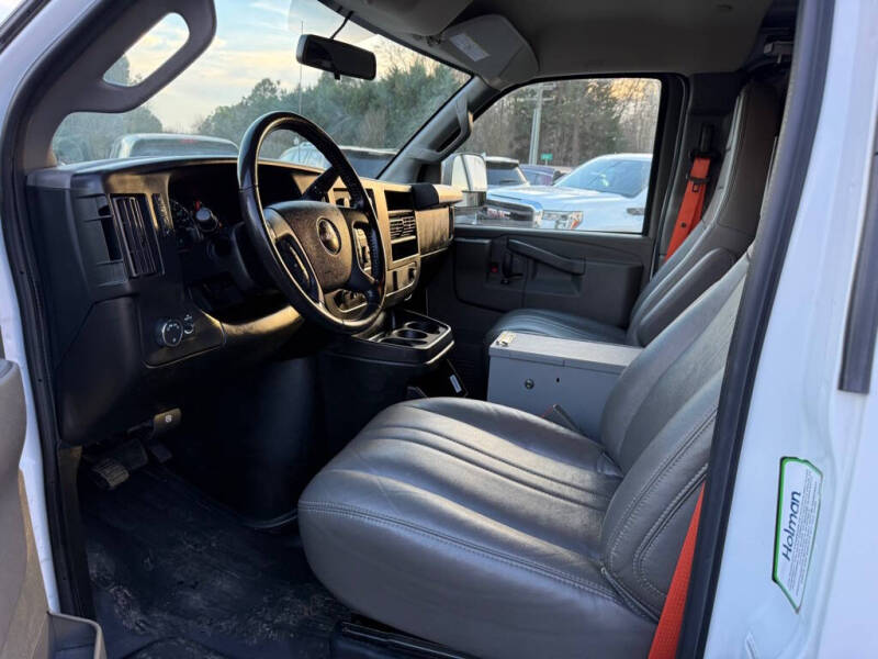 2023 GMC Savana 2500