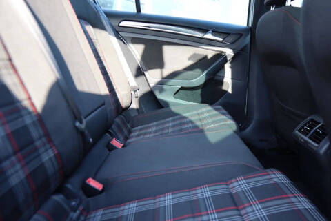 2017 Volkswagen Golf GTI S